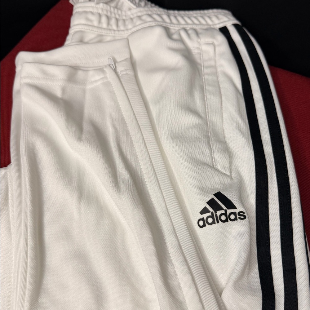 Women’s Adidas climate cool zipper pocket zipper leg sweatpants